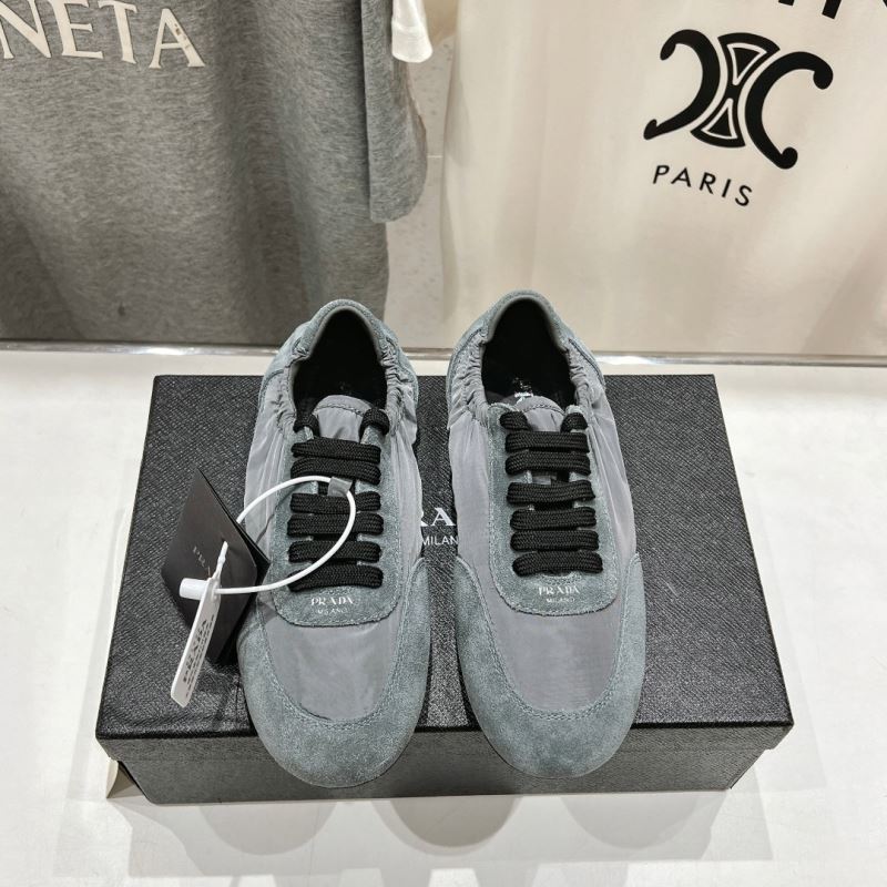 Pra*a casual shoes